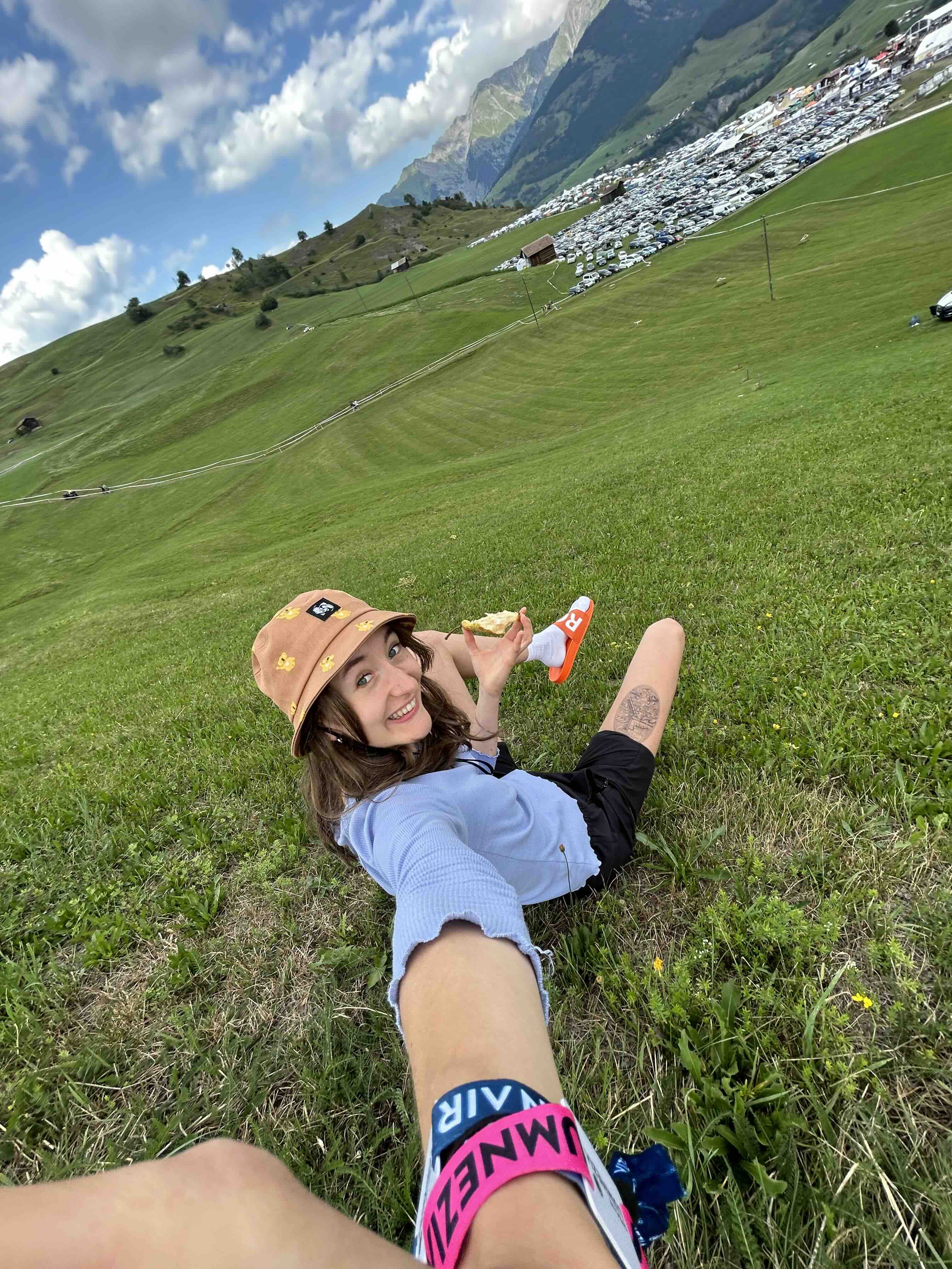 Mit Birne und Migiletten als Festival Content Creator